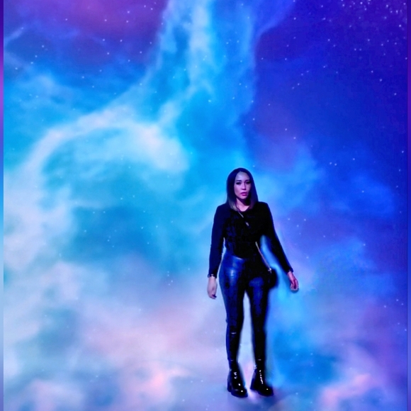 Meet your Posher, Aisha Abrera - Picture 2 of 7